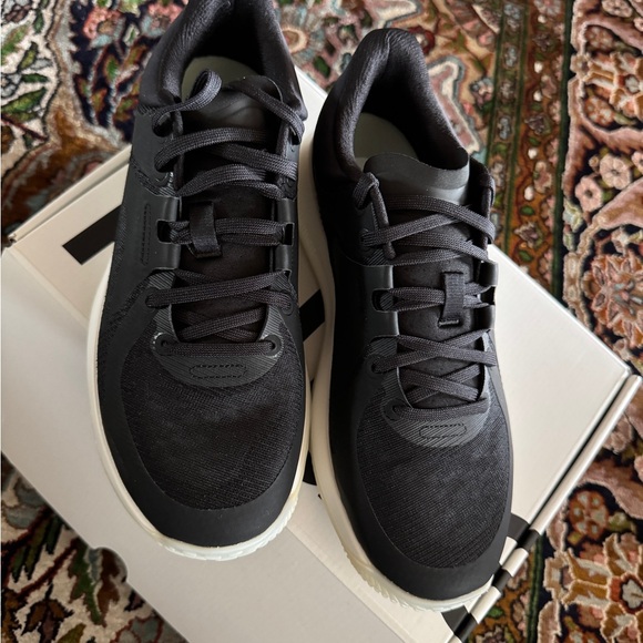 Lululemon Athletica Black Athletic Shoes Sleek Design - Picture 6 of 13